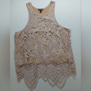 Rosepink lace crop top with built-in nude liner